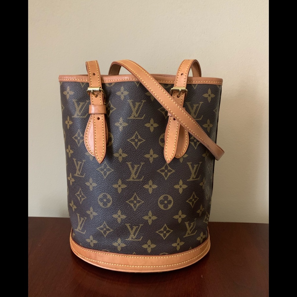 Louis Vuitton Bucket bag